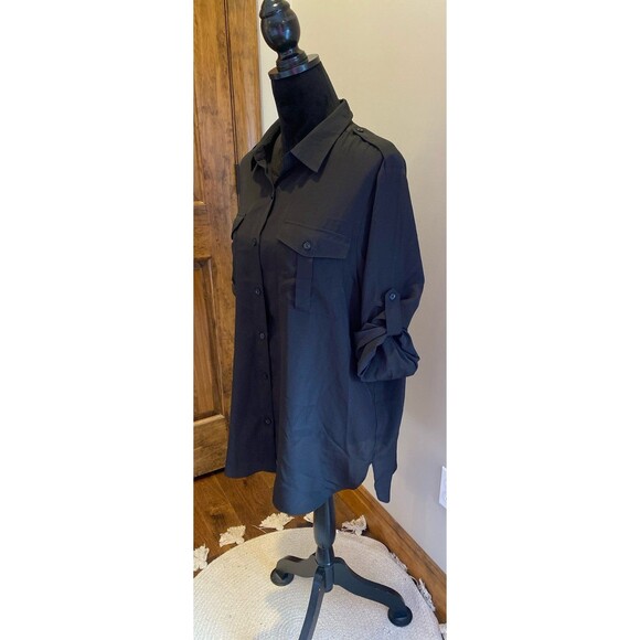 DKNY Blouse Button Down Plus Size XL Black Top Pockets Slit Sides Rounded Bottom - Picture 3 of 10